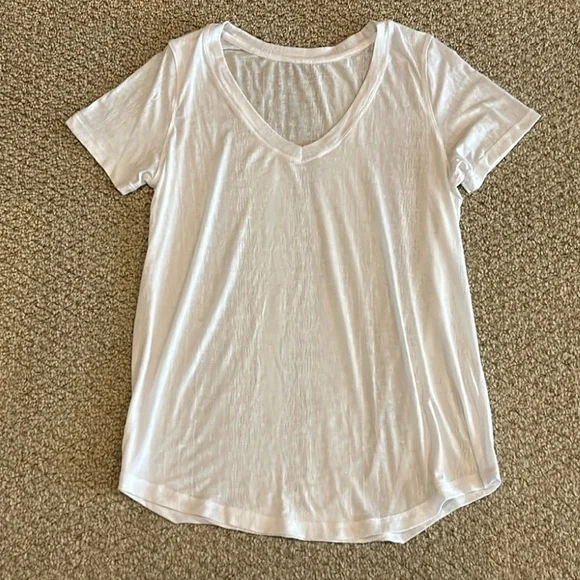 Lot Of Two Lululemon Short Sleeve V Neck Tees - Picture 2 of 3